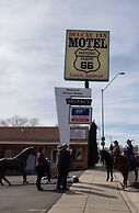 Deluxe Inn Motel