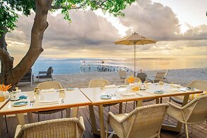 Maradiva Villas Resort & Spa