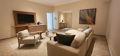 Maradiva Villas Resort & Spa