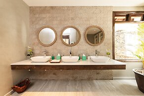 Maradiva Villas Resort & Spa