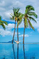 Maradiva Villas Resort & Spa