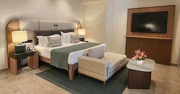 Maradiva Villas Resort & Spa