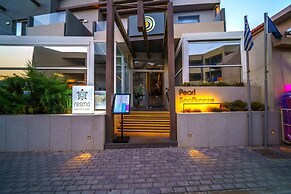 Pearl SeaBreeze Suites