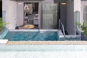 Pearl SeaBreeze Suites