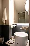 Pearl SeaBreeze Suites