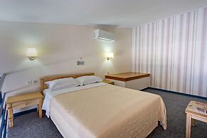 Pearl SeaBreeze Suites