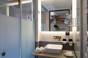 Pearl SeaBreeze Suites