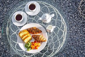 Pearl SeaBreeze Suites