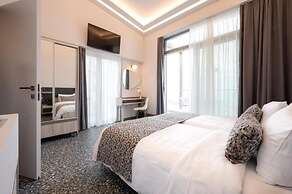 Pearl SeaBreeze Suites