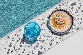 Pearl SeaBreeze Suites