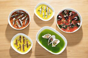 Pearl SeaBreeze Suites