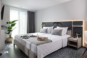 Pearl SeaBreeze Suites