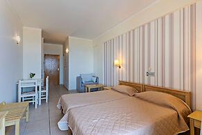 Pearl SeaBreeze Suites