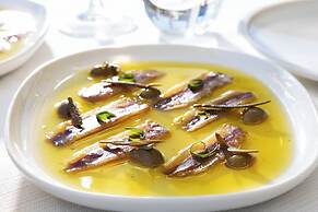 Pearl SeaBreeze Suites