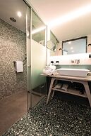 Pearl SeaBreeze Suites