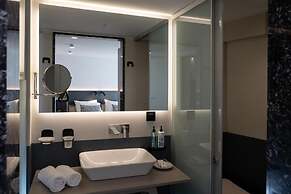 Pearl SeaBreeze Suites