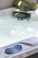 Pearl SeaBreeze Suites