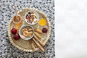 Pearl SeaBreeze Suites