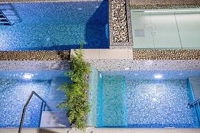 Pearl SeaBreeze Suites