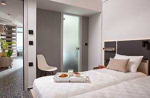 Pearl SeaBreeze Suites