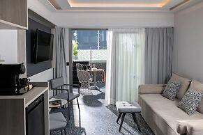 Pearl SeaBreeze Suites