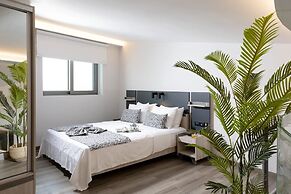 Pearl SeaBreeze Suites