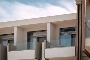 Pearl SeaBreeze Suites