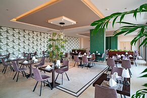 Kresten Royal Euphoria Resort