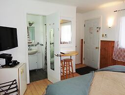 Motel Des Deux Lacs Inc