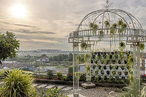 Siam Mandarina Bangkok Suvarnabhumi Airport Hotel (Free Shuttle)