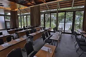 Belum Rainforest Resort