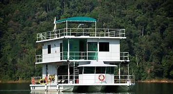 Belum Rainforest Resort