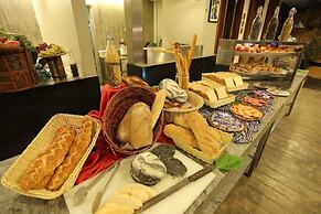 Belum Rainforest Resort