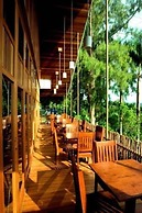 Belum Rainforest Resort