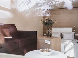 The Crystal VAYA Unique