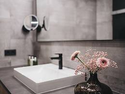 The Crystal VAYA Unique