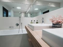 The Crystal VAYA Unique