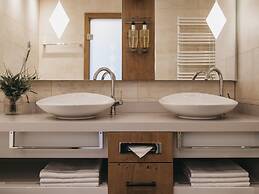 The Crystal VAYA Unique