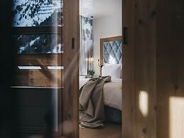 The Crystal VAYA Unique