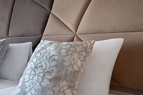 Plaza Regency Hotels