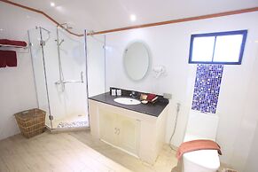 P. P. Erawan Palms Resort