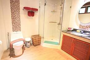 P. P. Erawan Palms Resort