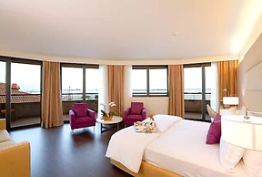 Laguna Palace Hotel