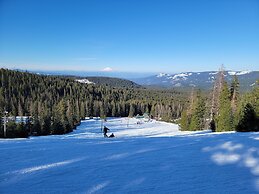Cooper Spur Mountain Resort