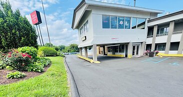 Red Carpet Inn