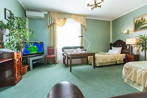 Hotel Grand Uyut