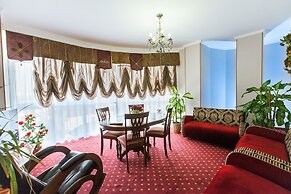 Hotel Grand Uyut