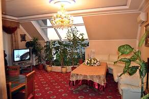 Hotel Grand Uyut