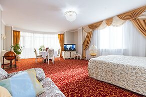 Hotel Grand Uyut