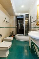 Hotel Grand Uyut